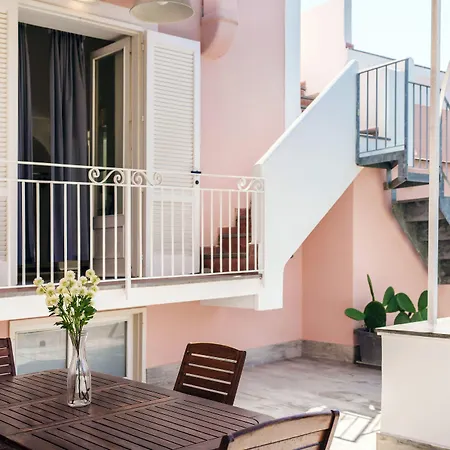Gioia 13 Rooms & Apartments-3